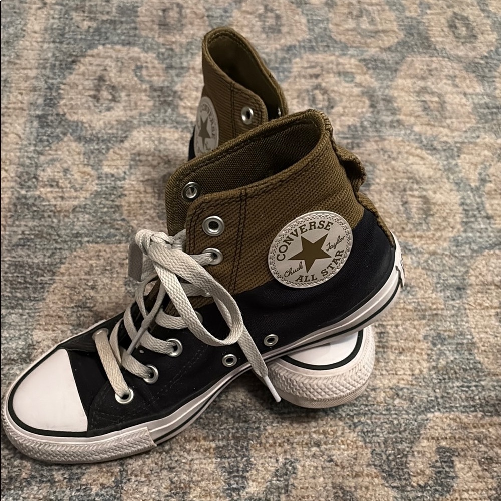 Converse Black and green